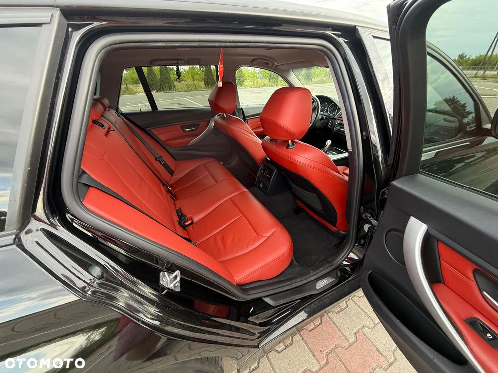 BMW Seria 3 320d Touring Blue Performance Sport Line - 15