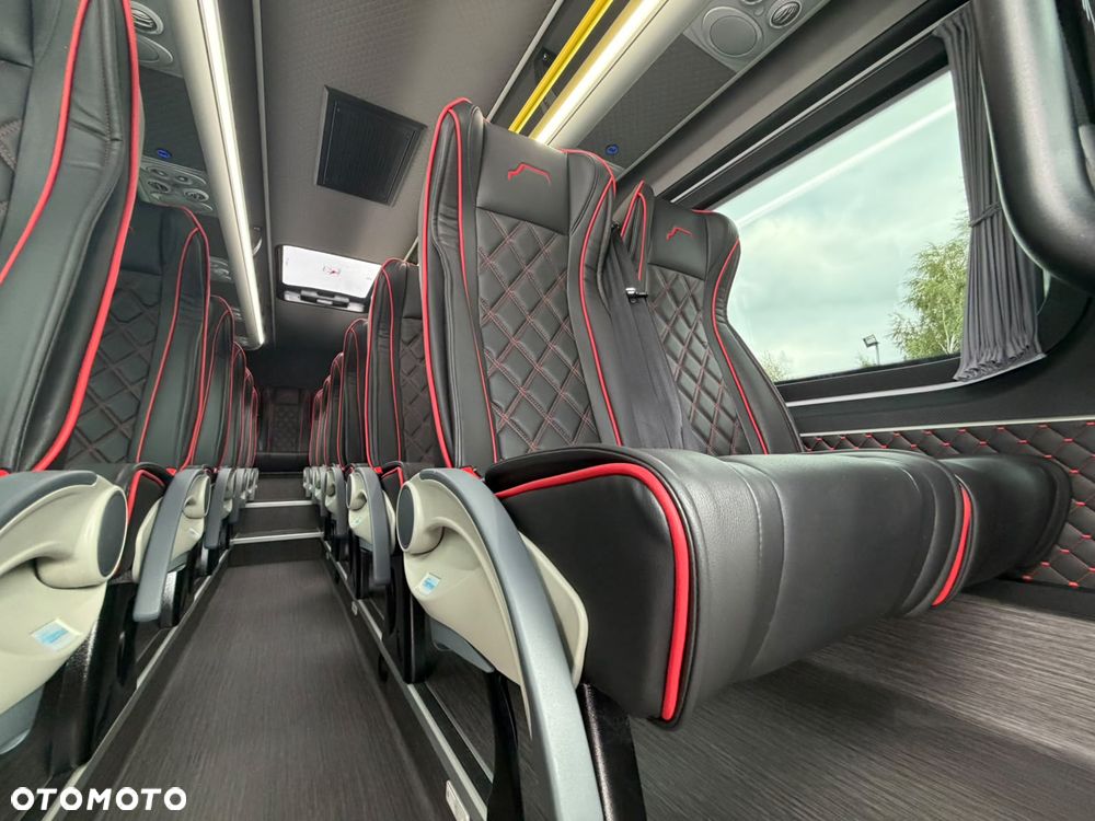 Mercedes-Benz Sprinter 519 - 20