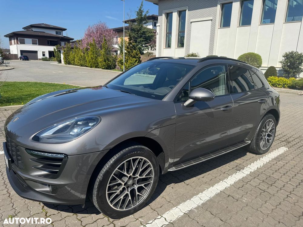 Porsche Macan - 1