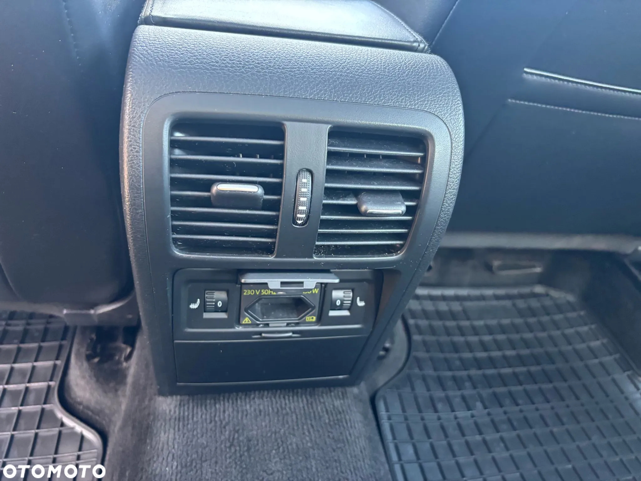 Volkswagen Passat Variant 2.0 Blue TDI SCR Highline - 18