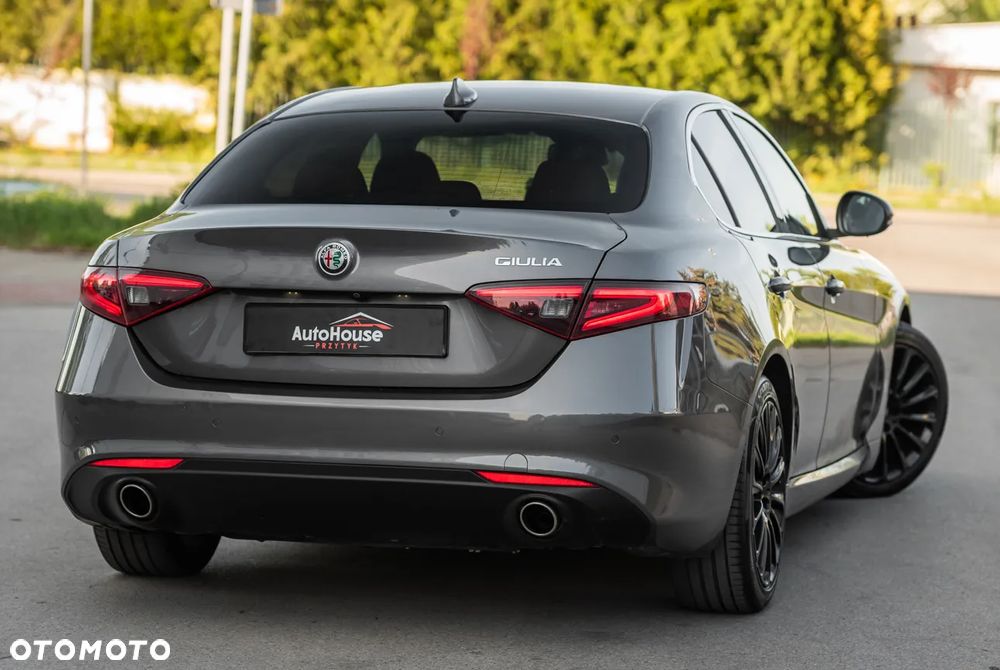 Alfa Romeo Giulia 2.2 Diesel AT8 Advanced Efficiency - 10