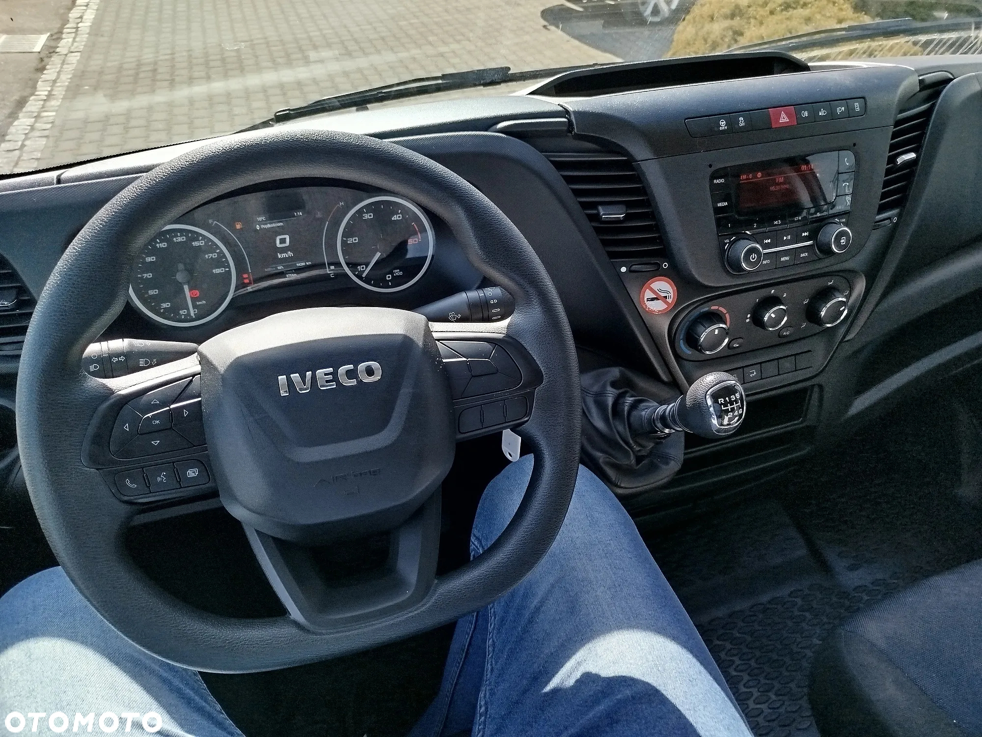 Iveco DAILY 35C16 KONTENER Z WINDĄ (750kg) - 13