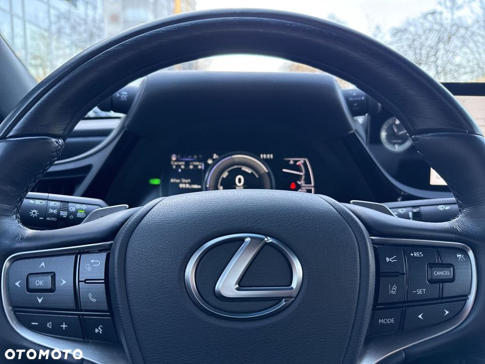 Lexus ES 300h Prestige - 18