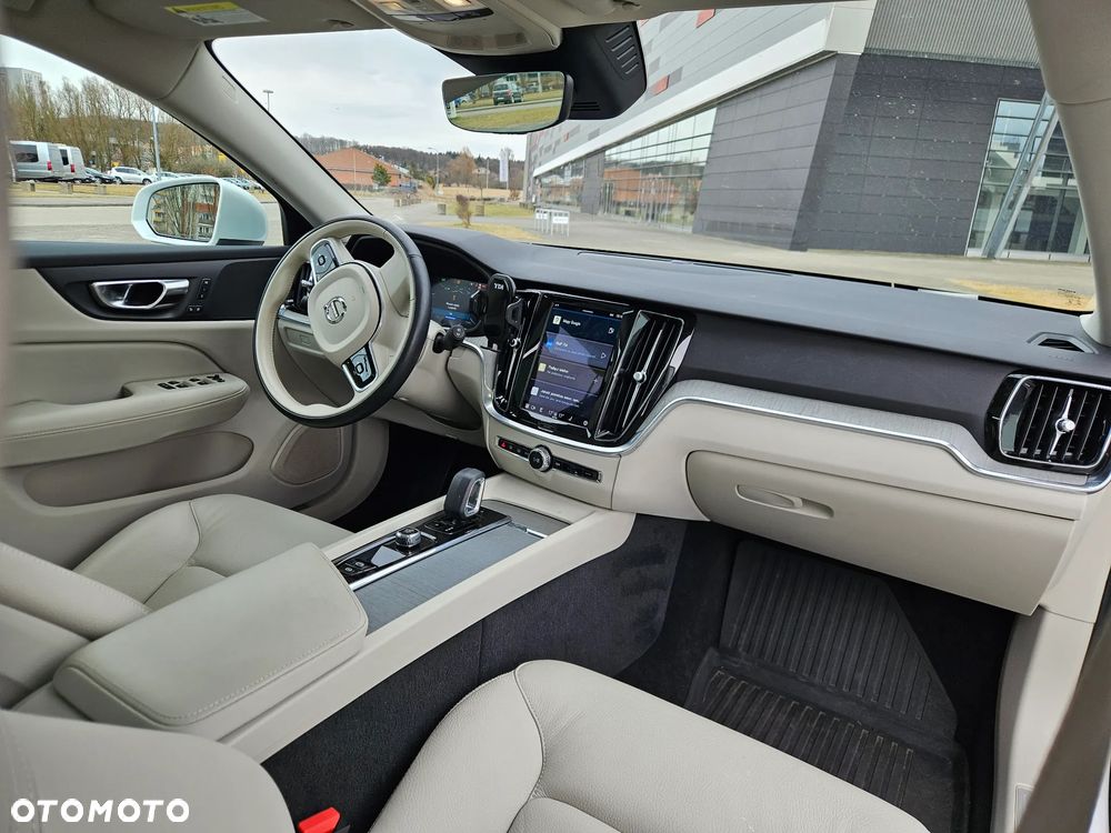 Volvo V60 Cross Country B5 B AWD Plus - 29