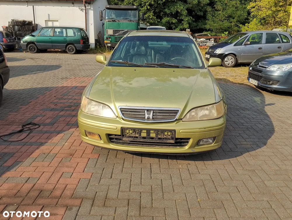 Honda Accord VI (97-00r.) 1.8 B 136KM. Silnik F18B2 Skrzynia.Cały na części. GWARANCJA !!!  Przód Tył Zestaw Komplet Drzwi Klapa Zderzak Błotnik Maska Grill Atrapa Szyba Pas Lampa Lusterko Boczki Fotel Kanapa Kokpit Deska Rozdzielcza Przełącznik Włącznik Sterownik Przewody Wiązka Instalacja Moduł Komputer Czujnik Listwa Pompa Alternator Wtryski Głowica Rozrusznik Kompresor Sprzęgło Dwumas Silnik Skrzynia ABS Klimatyzacji Paliwa Wspomagania Kolektor Turbina Przepustnica Zawór Chłodnica Koło Hak Belka Sanki Zawieszenie Mcpherson Półoś Amortyzator Wydech Tłumik Zacisk Most - 2