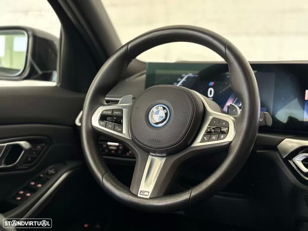 BMW 330 e Pack M Auto - 29