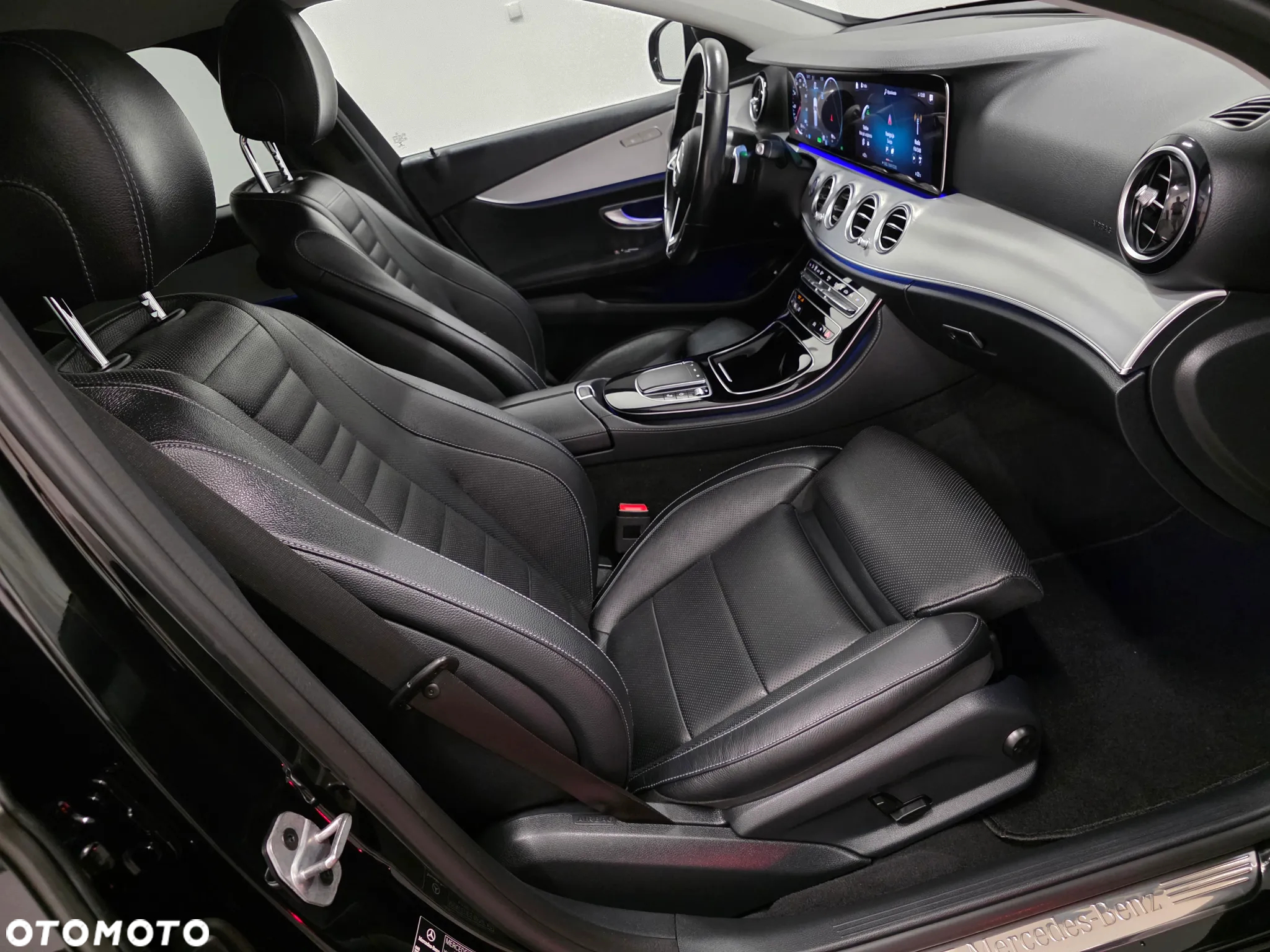 Mercedes-Benz Klasa E 220 d 4Matic 9G-TRONIC AMG Line - 20