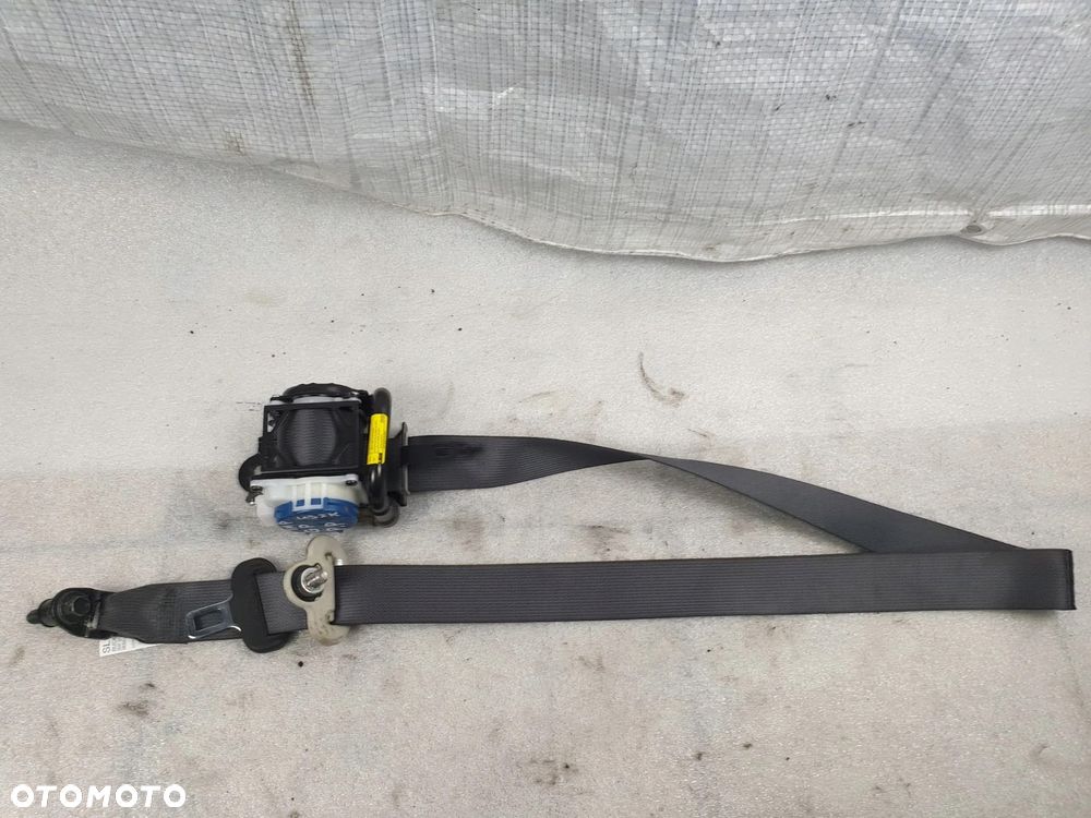 PAS BEZPIECZEŃSTWA PRAWY PRZÓD IMPREZA GP WYSTRZAŁ - 2