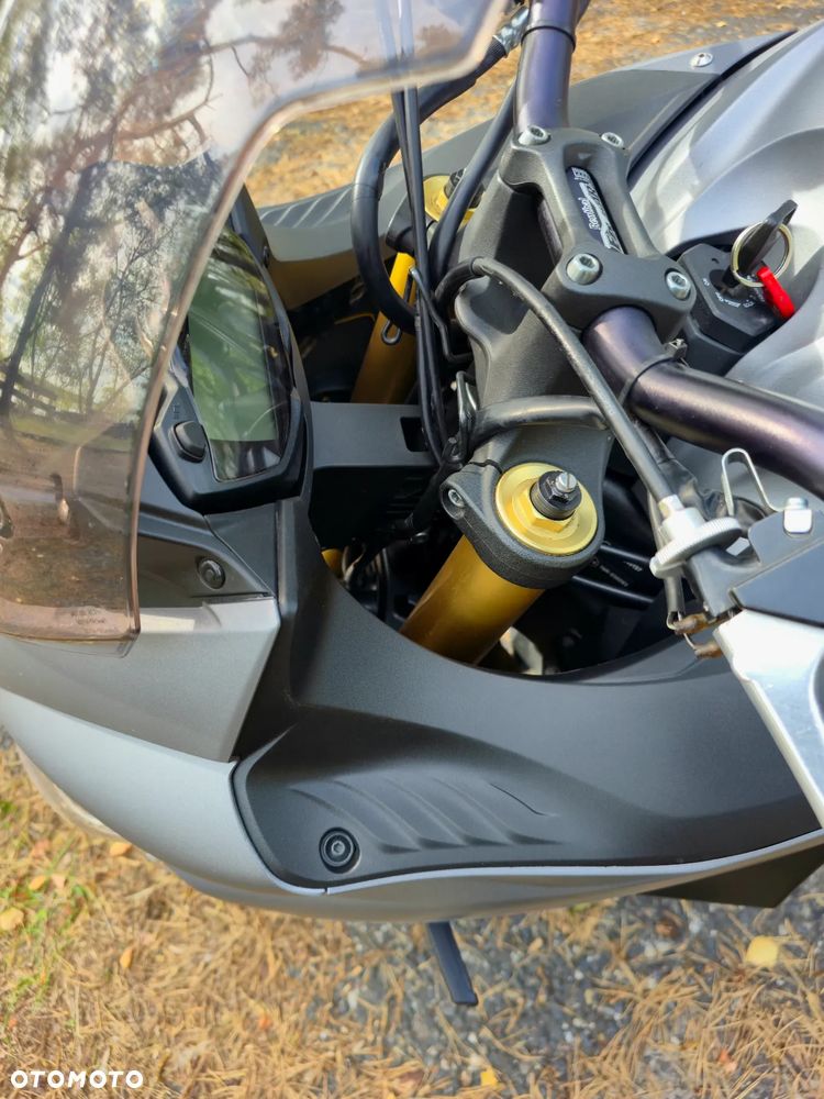 Suzuki GSX 1000 - 20