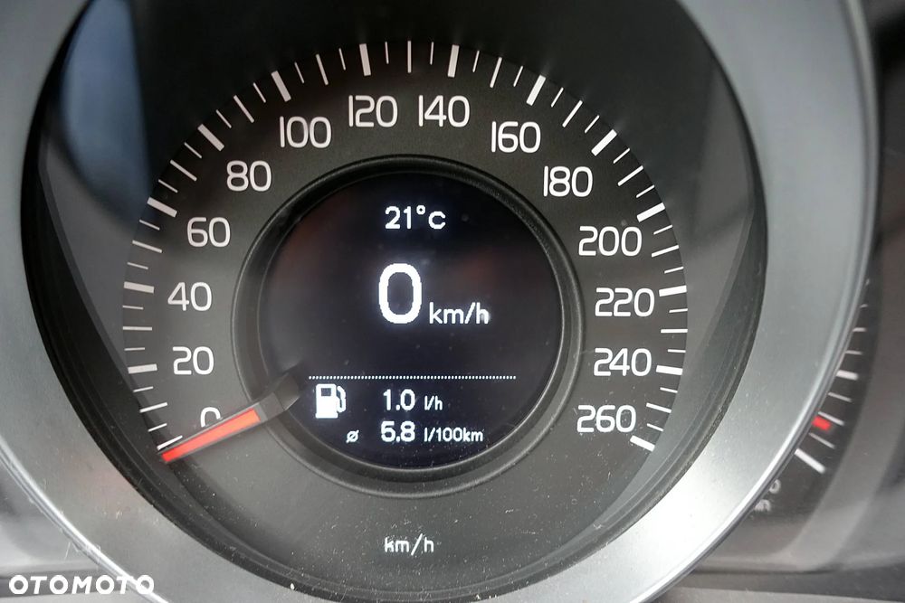 Volvo V40 D2 Momentum - 19