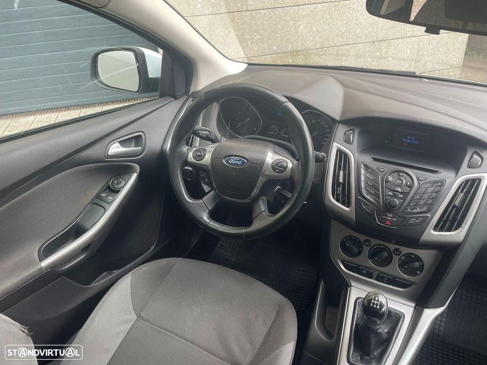 Ford Focus 1.0 EcoBoost S&S COOL&CONNECT - 12
