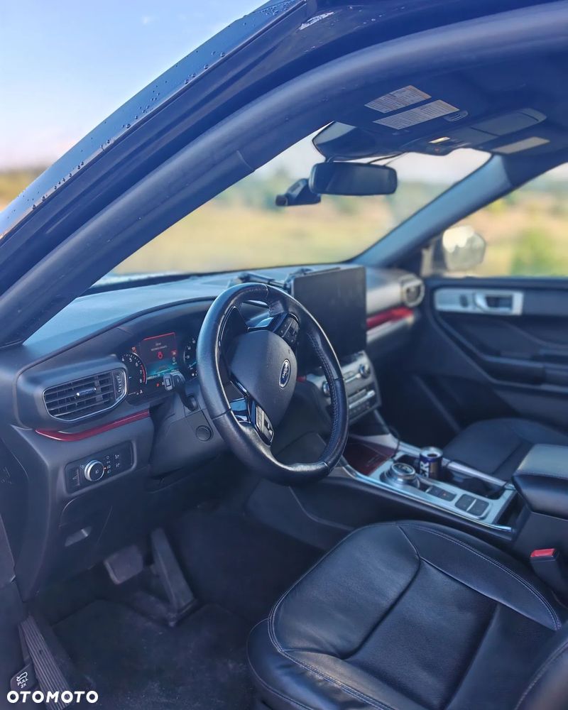 Ford Explorer - 3