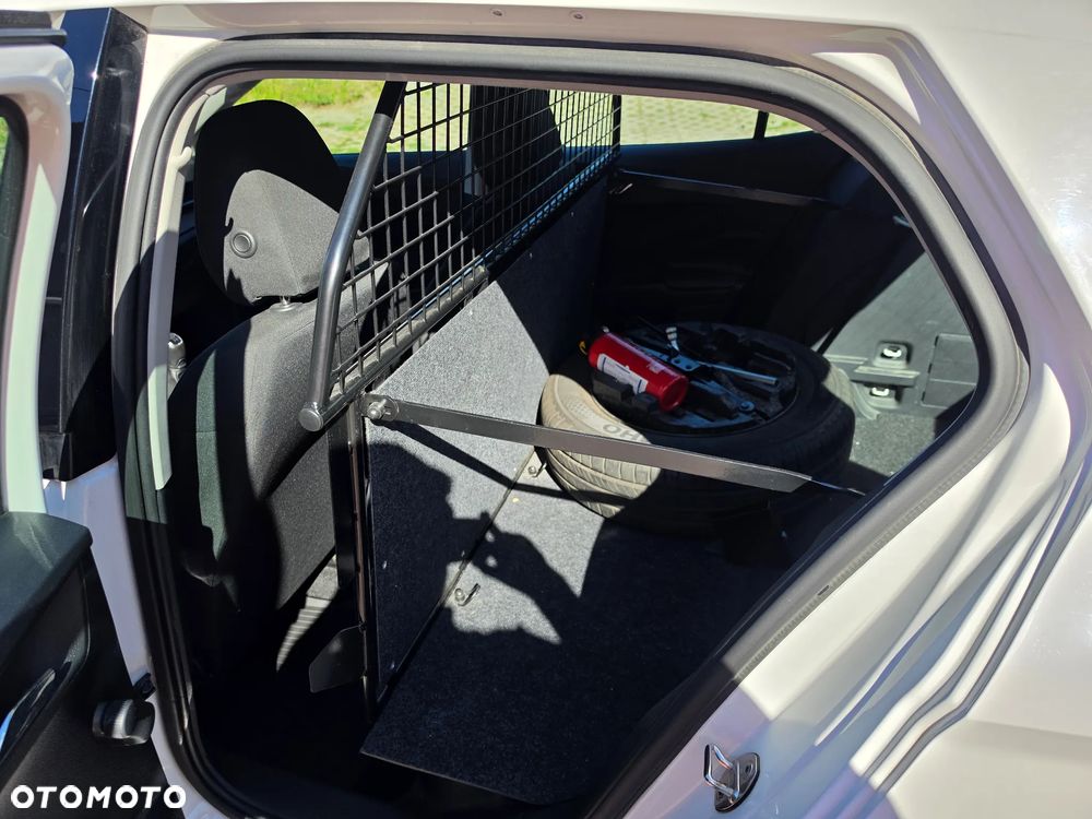Skoda Fabia 1.0 Essence - 28