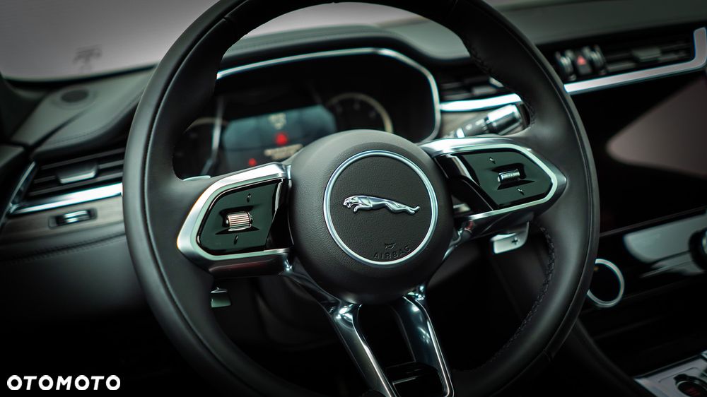 Jaguar F-Pace - 17