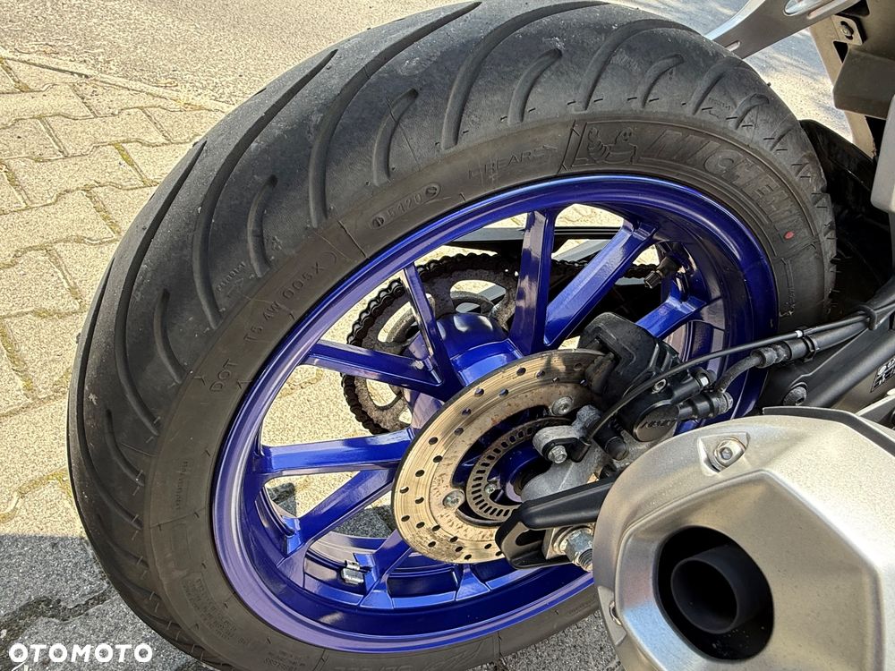 Yamaha YZF - 11