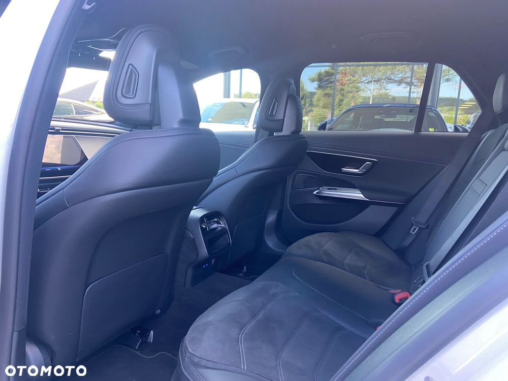 Mercedes-Benz Klasa E 220 d mHEV 4-Matic AMG 9G-Tronic - 8