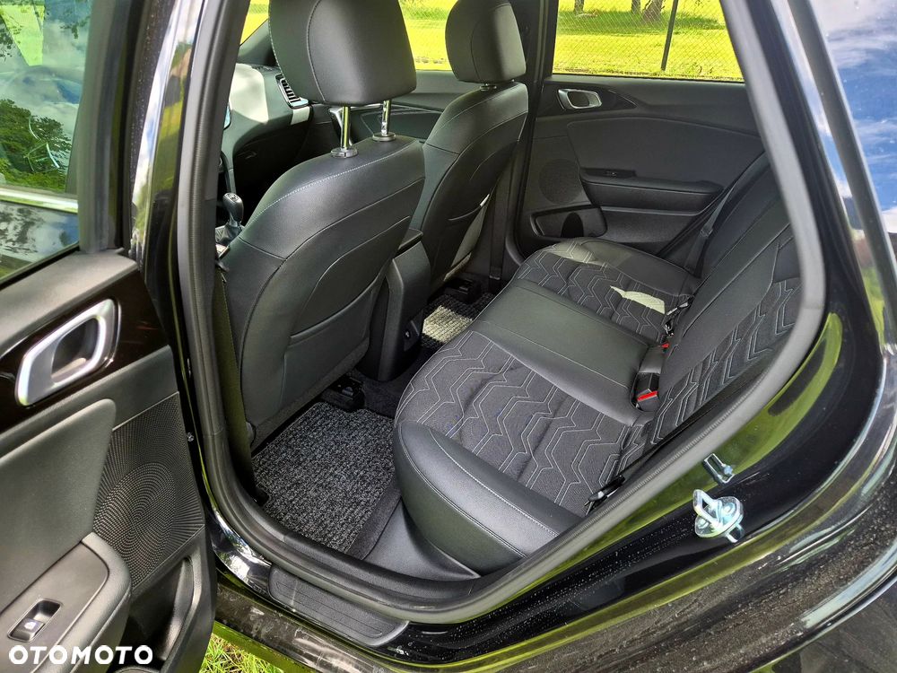 Kia Ceed - 8