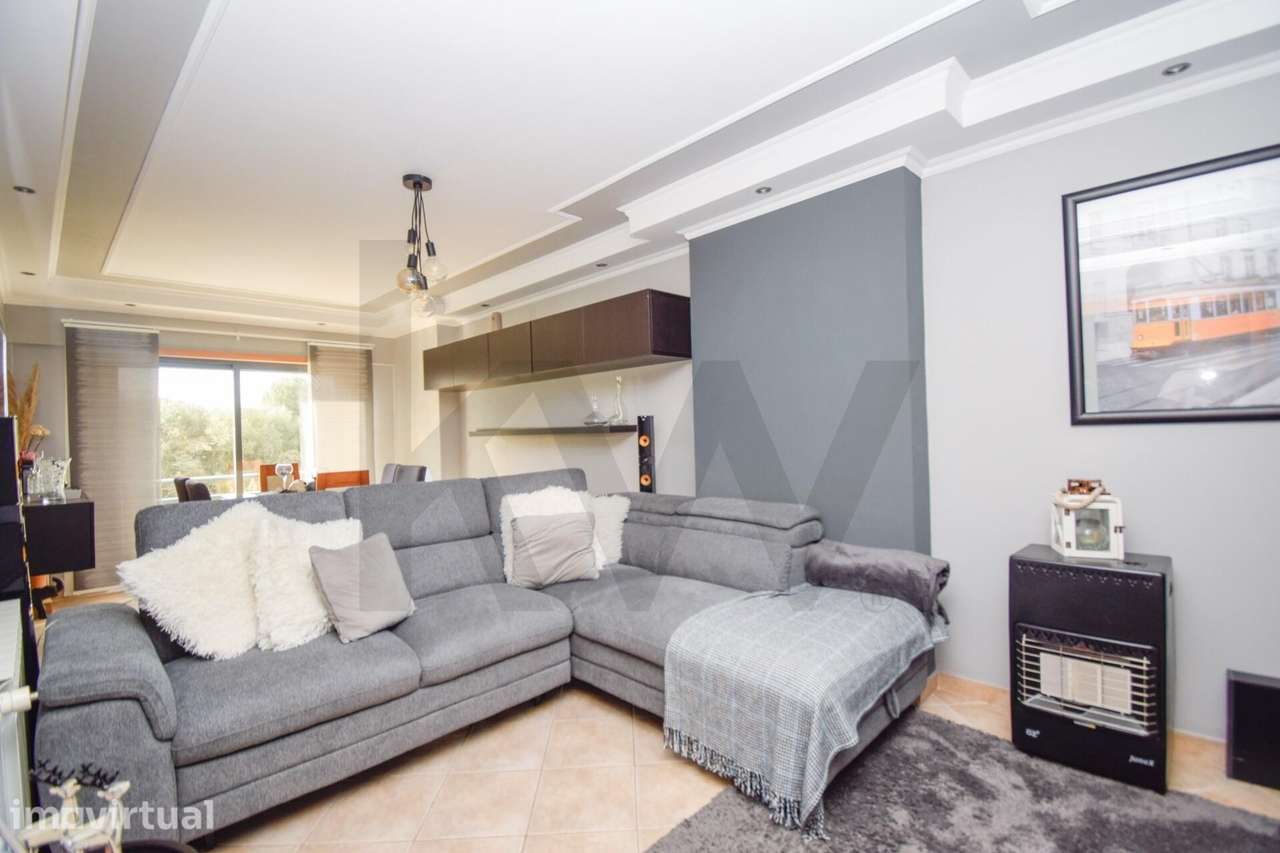 Vende-se Apartamento T2 na Cavaleira | Junto ao Novo Hospital de Sintr - Grande imagem: 3/32