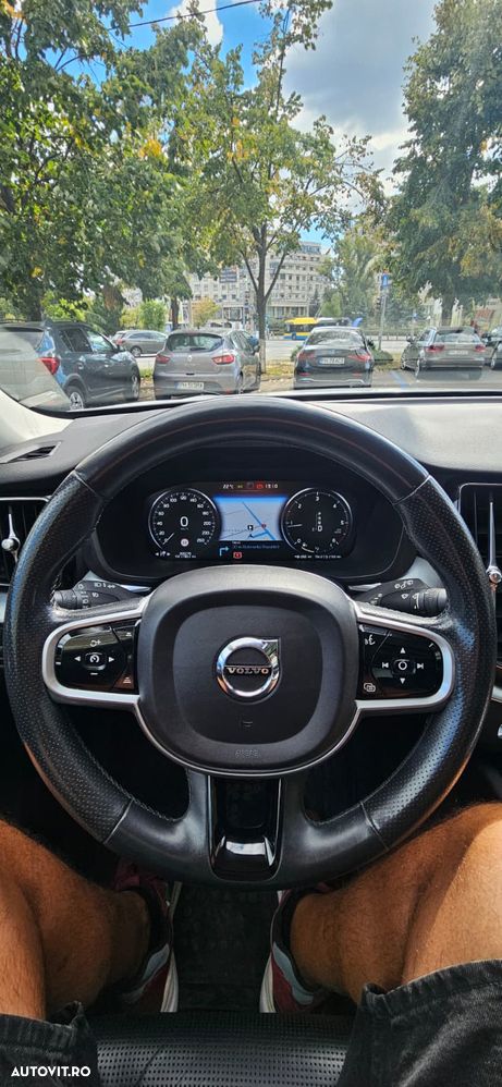 Volvo XC 60 D4 Momentum Pro - 11
