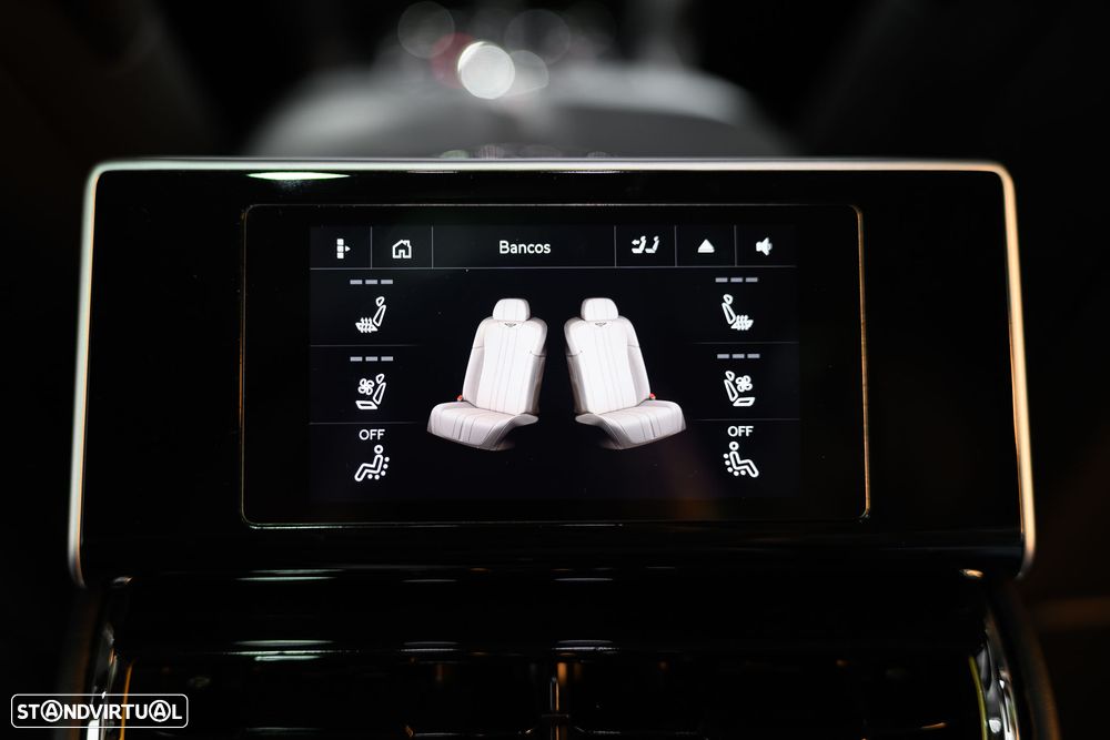 Bentley Flying Spur V8 Mulliner - 41