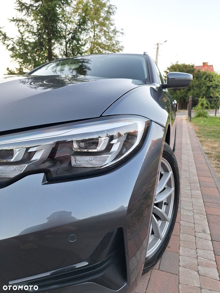 BMW Seria 3 320i Sport Line - 3