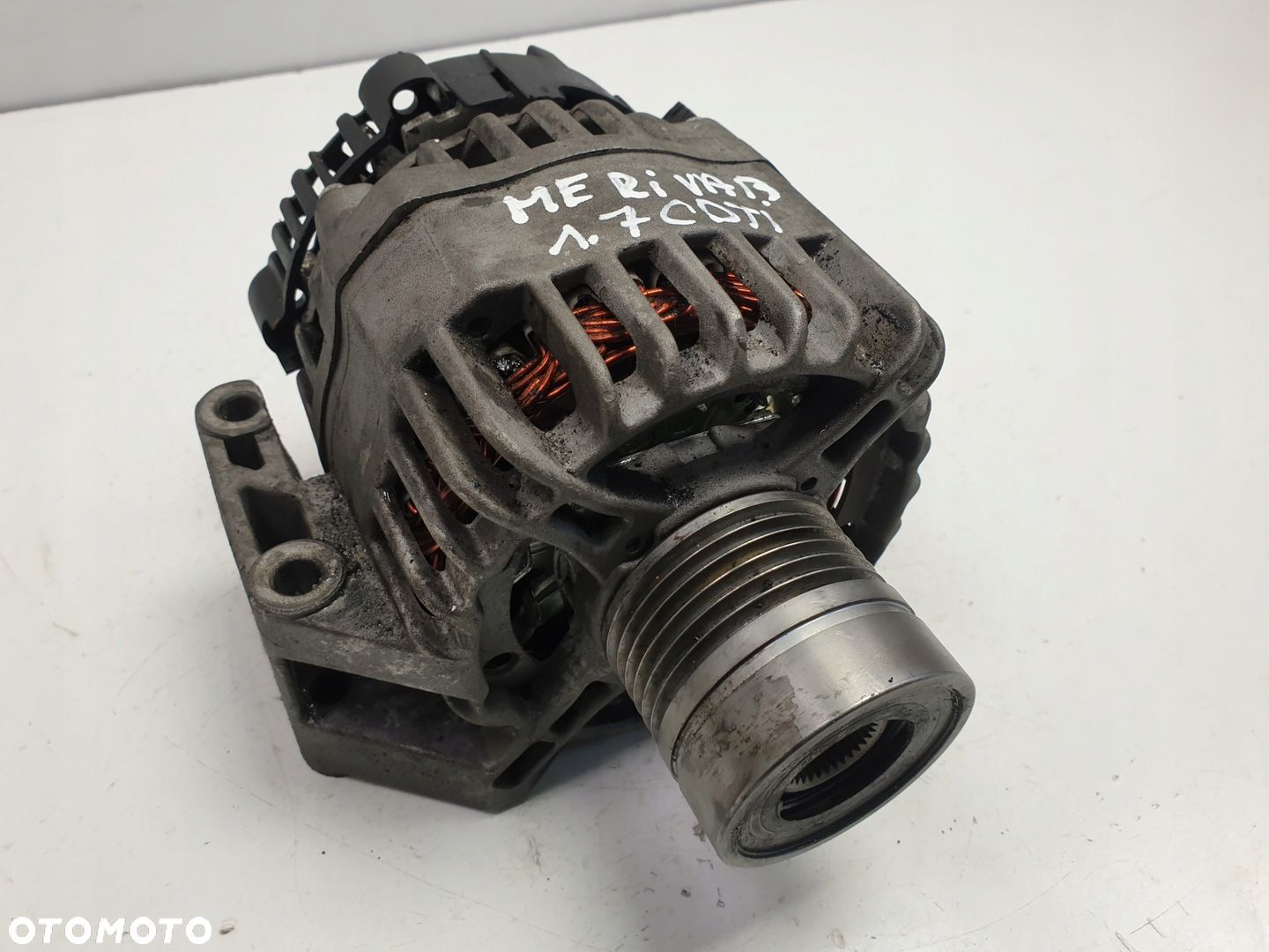Opel Meriva B 1.7 CDTI ALTERNATOR - 1