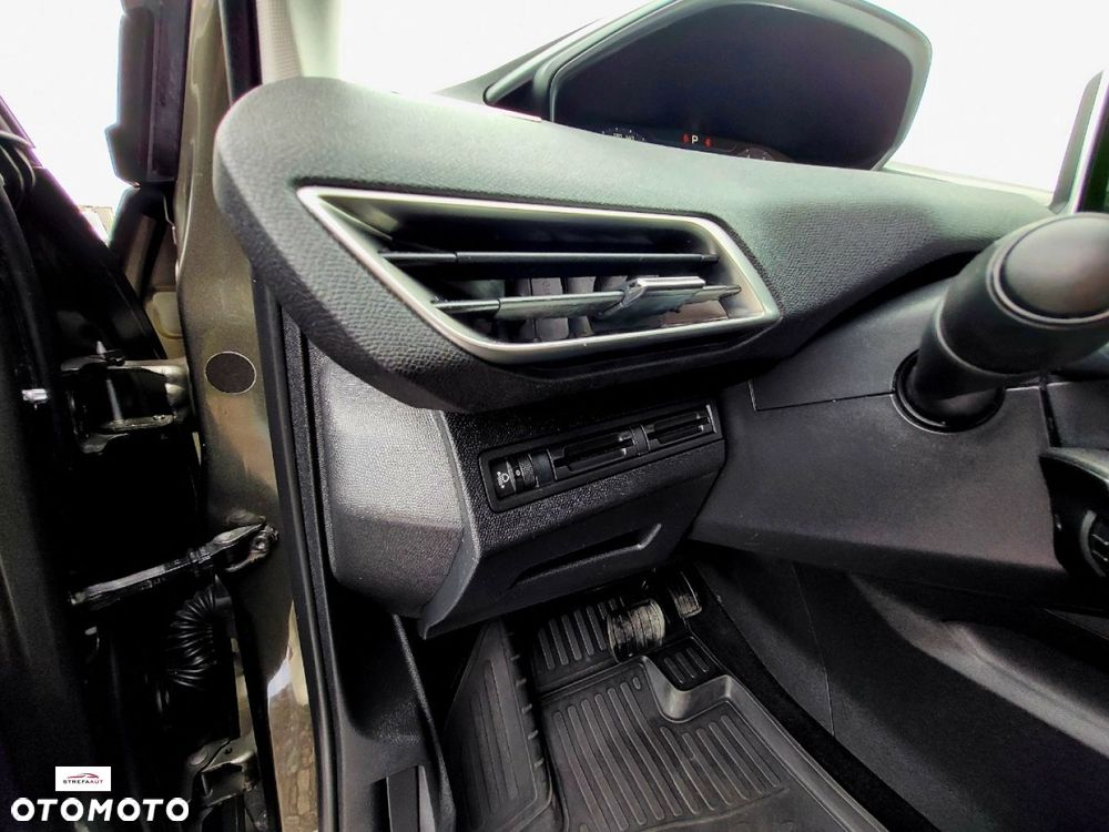 Peugeot 3008 - 13