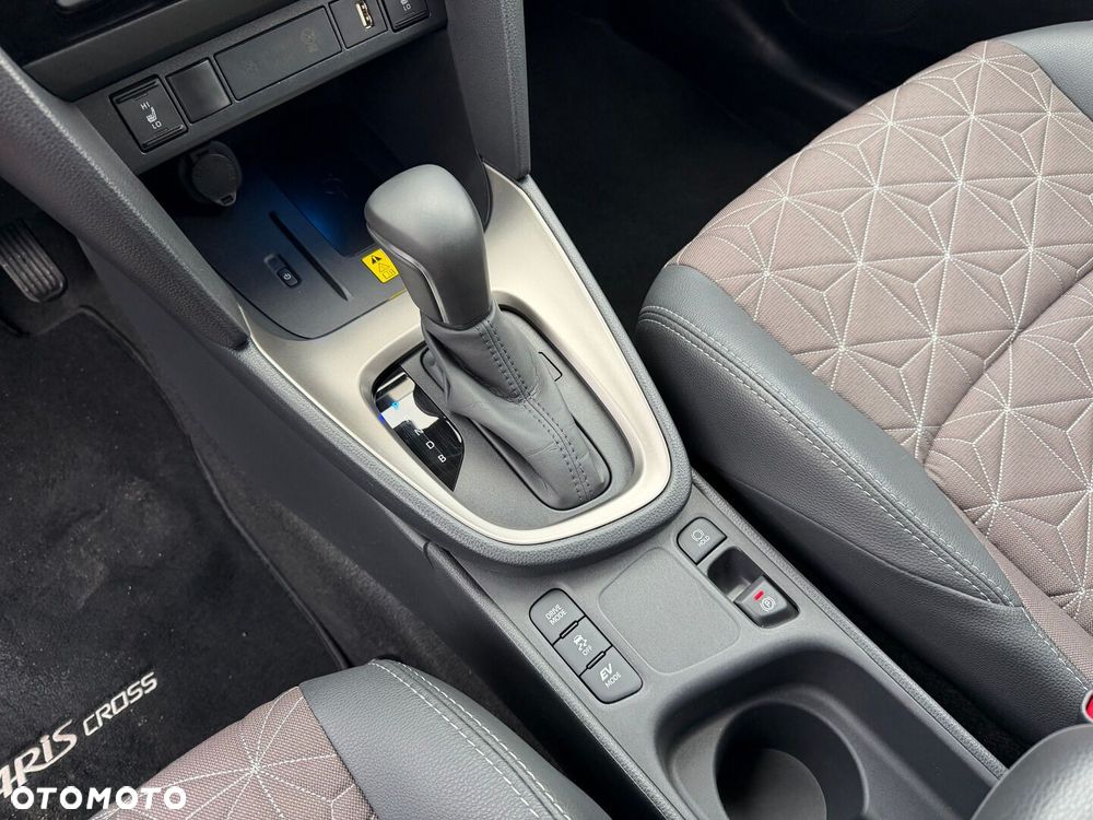 Toyota Yaris Cross Hybrid 1.5 Executive - 17