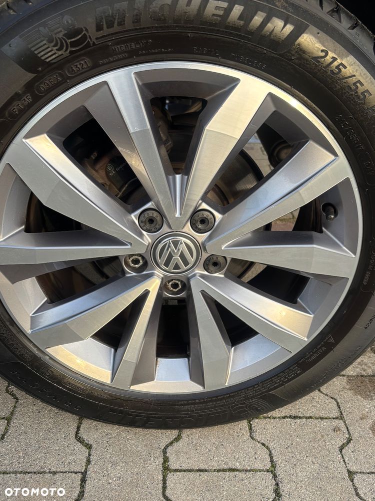 Volkswagen T-Roc - 16