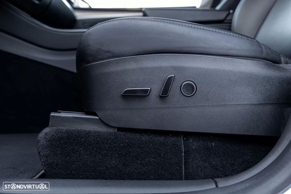 Tesla Model Y Long Range Tração Integral - 21