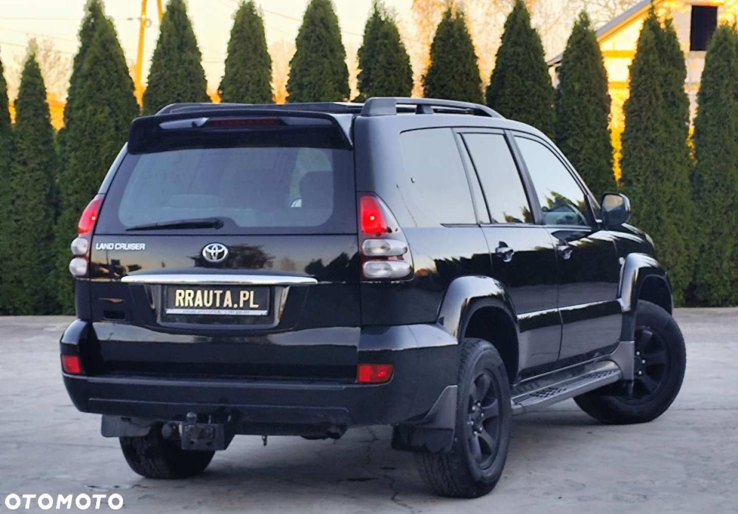 Toyota Land Cruiser - 37