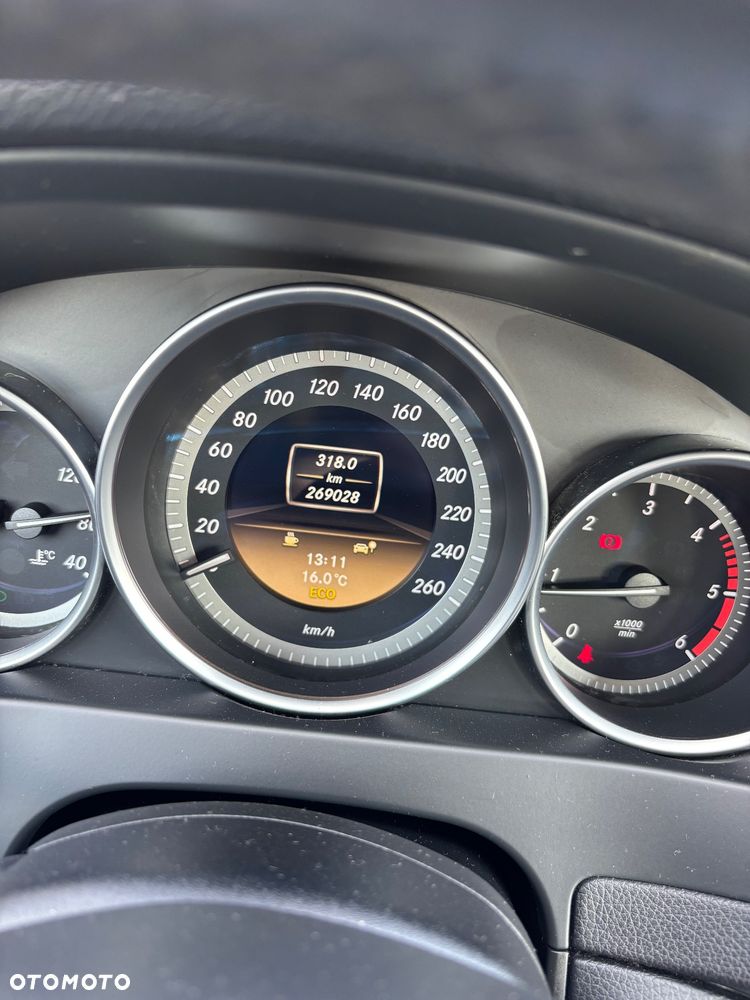 Mercedes-Benz Klasa C 220 CDI DPF BlueEFFICIENCY - 12