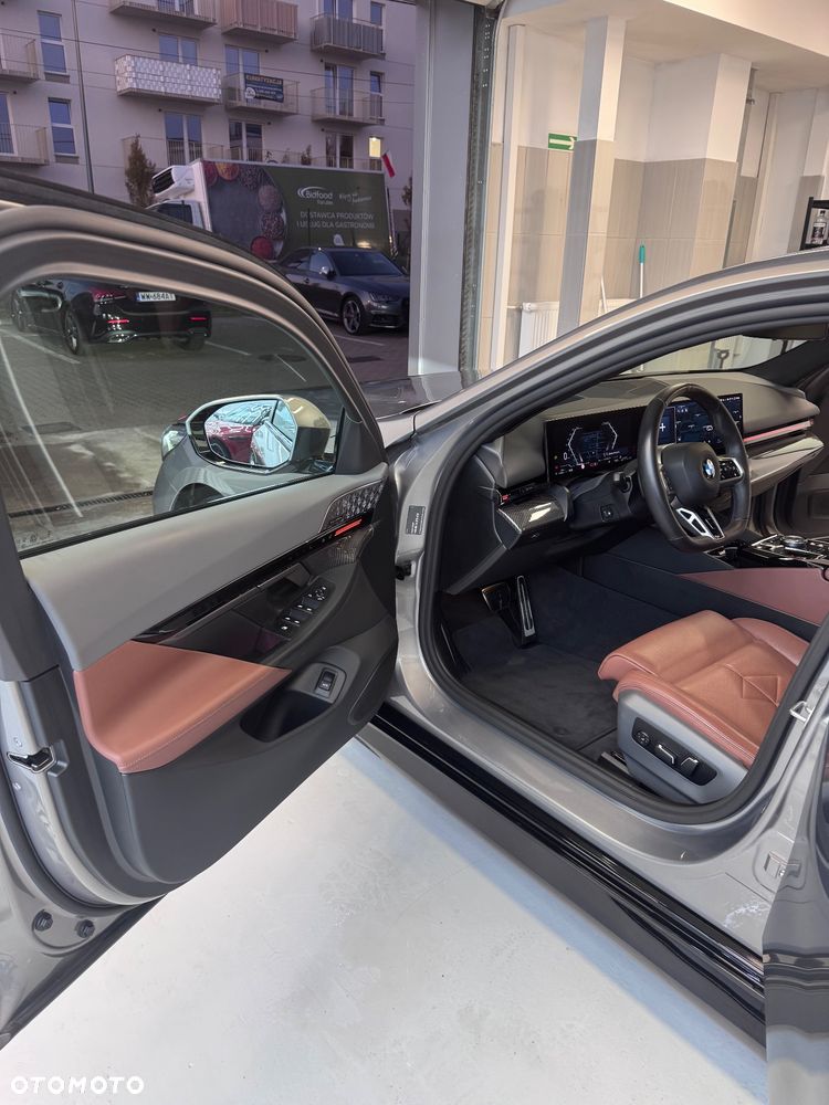 BMW Seria 5 520d xDrive mHEV M Sport Edition - 12
