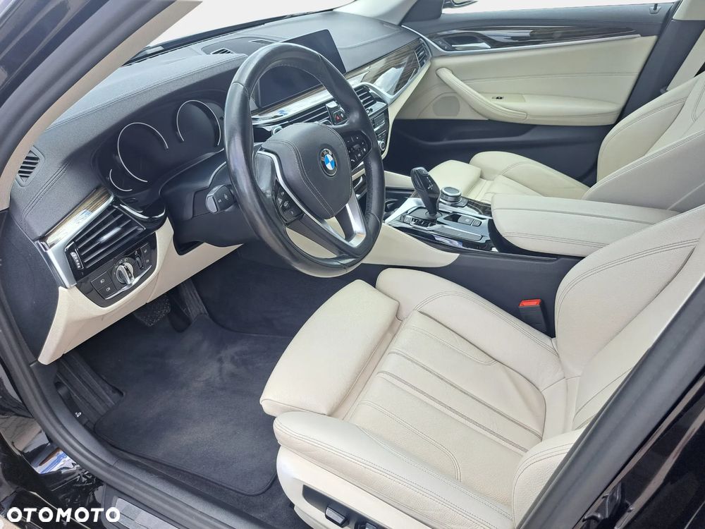BMW Seria 5 520d xDrive Luxury Line - 10