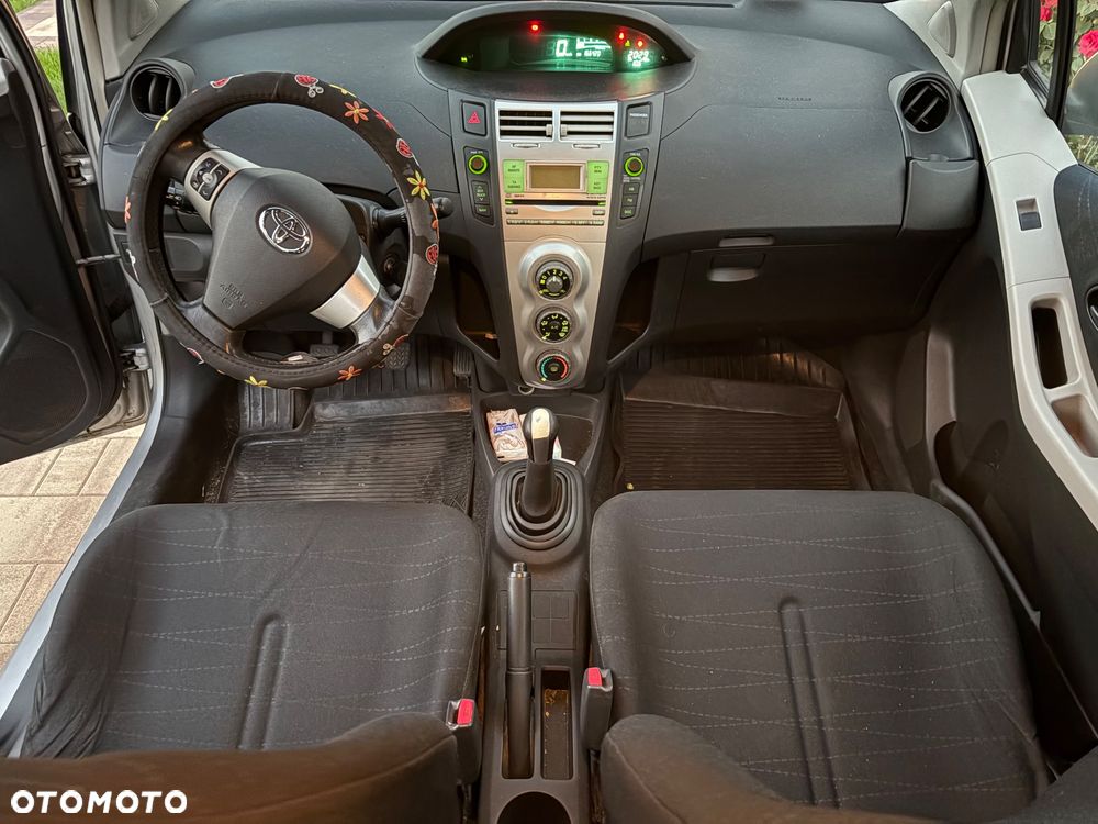 Toyota Yaris - 5