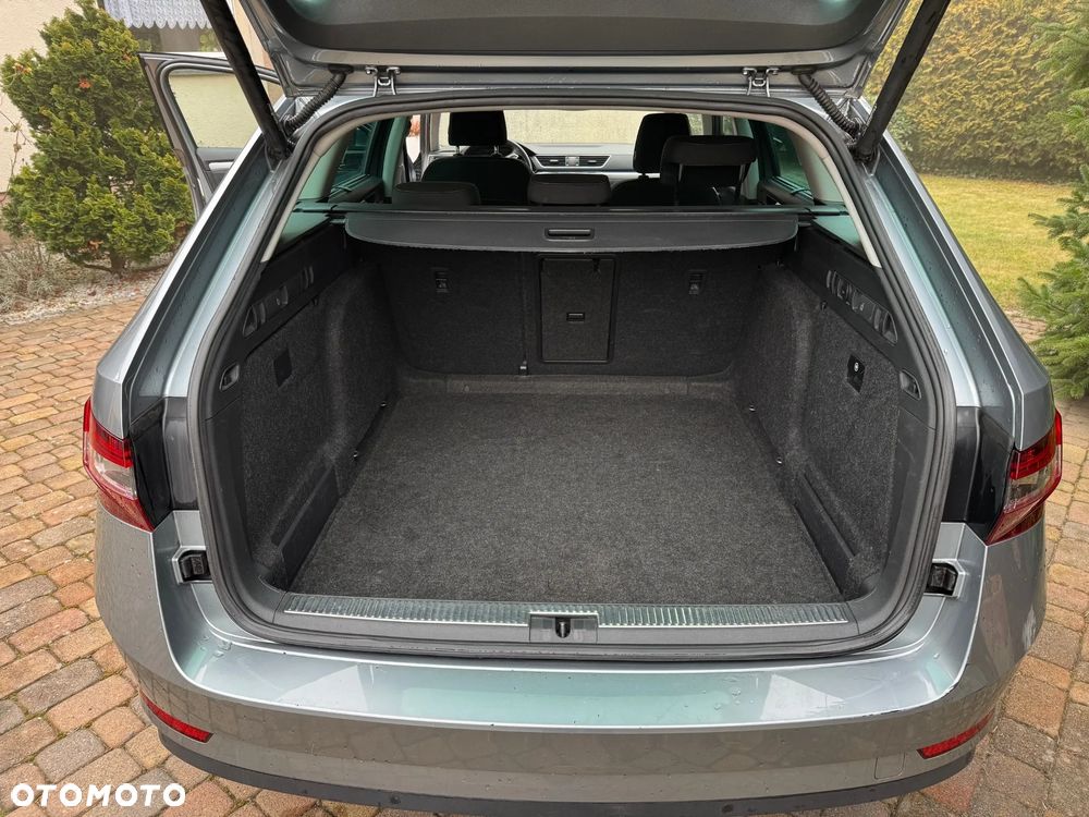 Skoda Superb 2.0 TDI Style DSG - 9