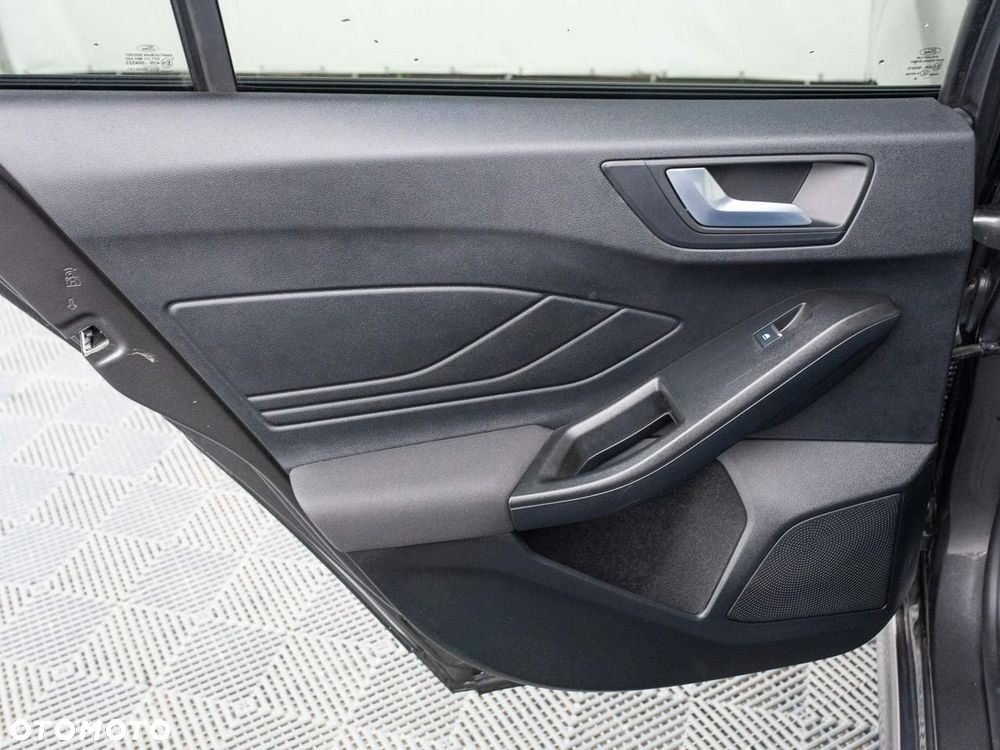 Ford Focus - 24