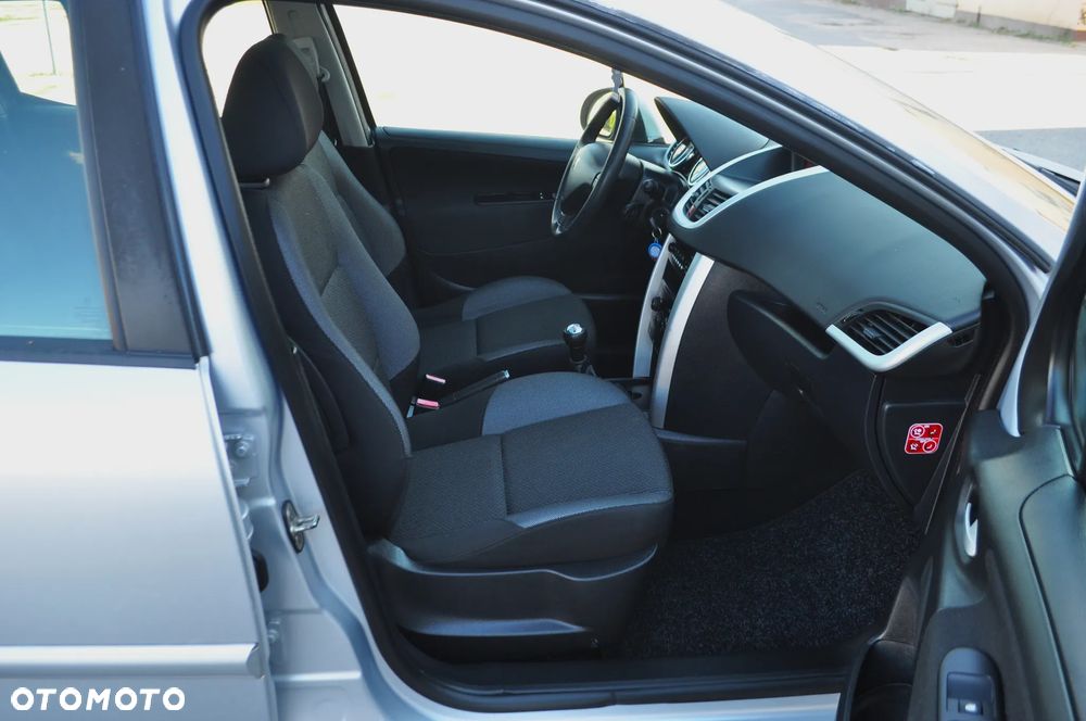 Peugeot 207 SW 95 VTi Family - 21