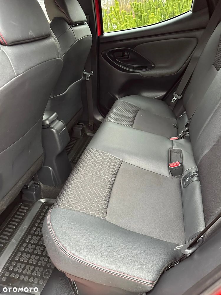 Toyota Yaris - 16