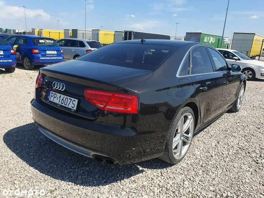 Audi A8 - 6