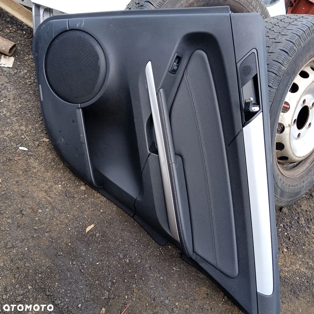 Tapicerka tylna prawa ML W164 - 1