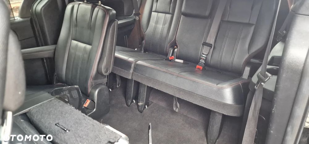 Dodge Grand Caravan - 22