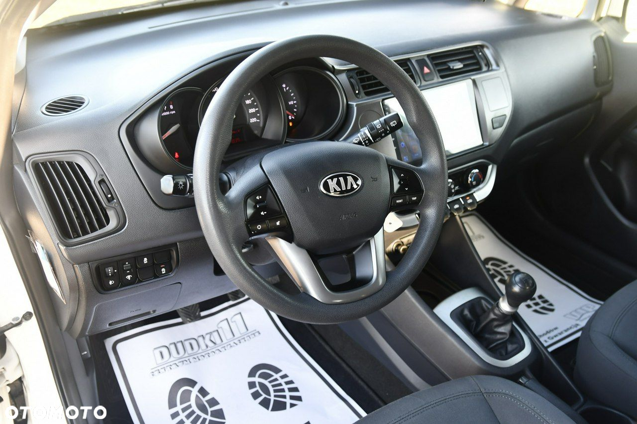Kia Rio - 16