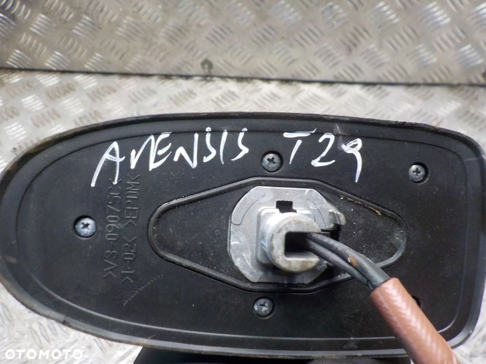 TOYOTA AVENSIS T29 ANTENA DACHOWA - 2