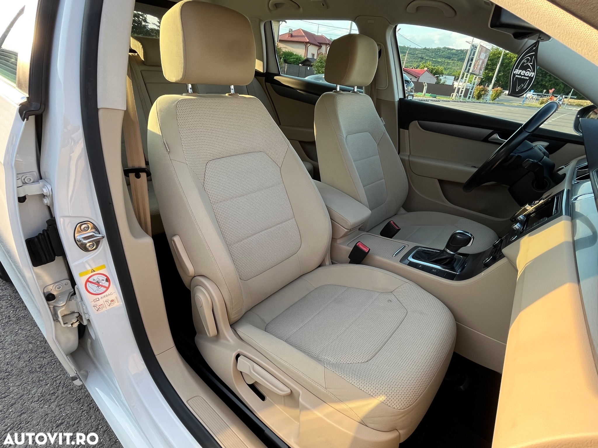Volkswagen Passat Variant 2.0 TDI DPF DSG Individual - 10