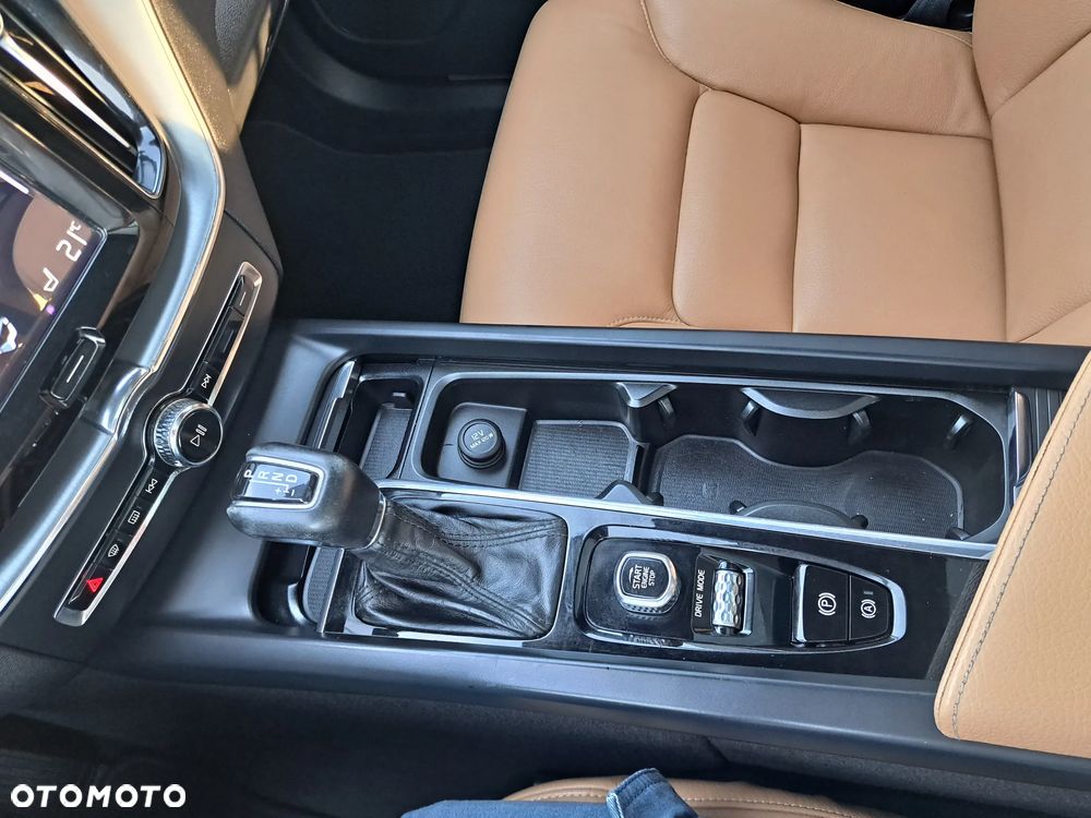 Volvo XC 60 T5 AWD Geartronic Momentum - 18