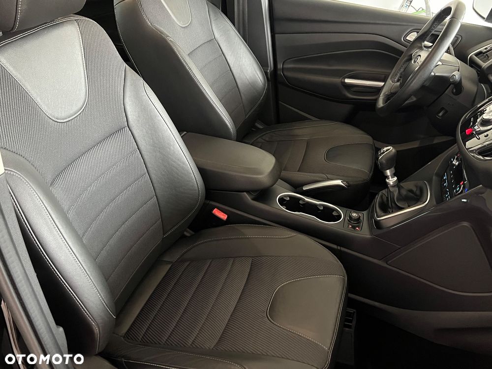 Ford Kuga 2.0 TDCi 4x4 Individual - 26