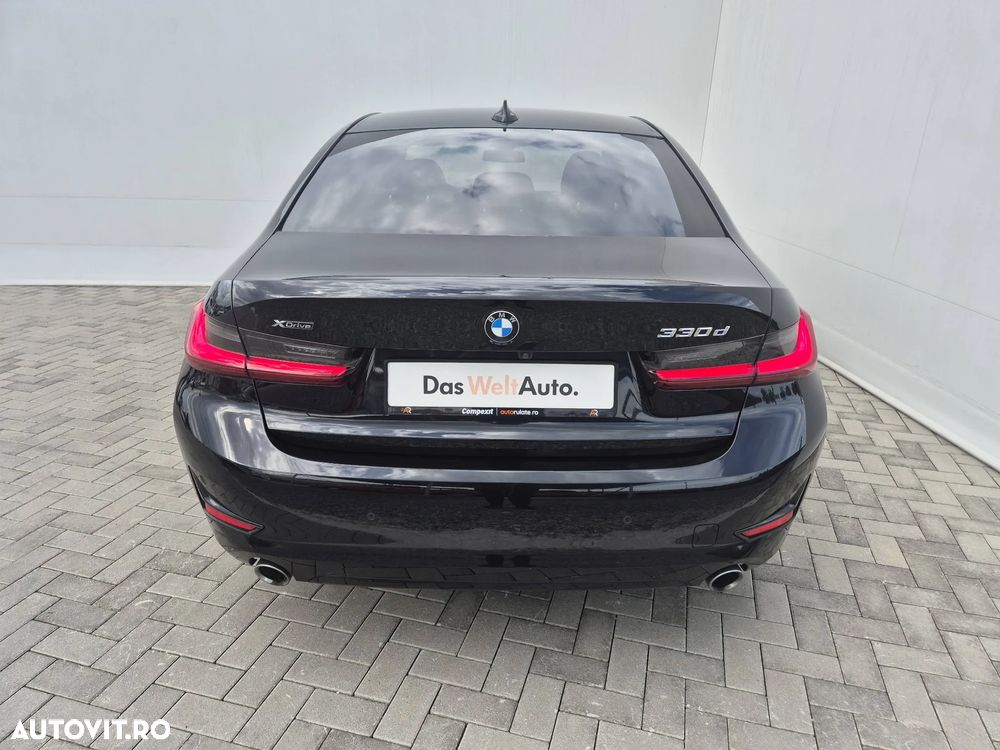 BMW Seria 3 330d xDrive AT MHEV - 4