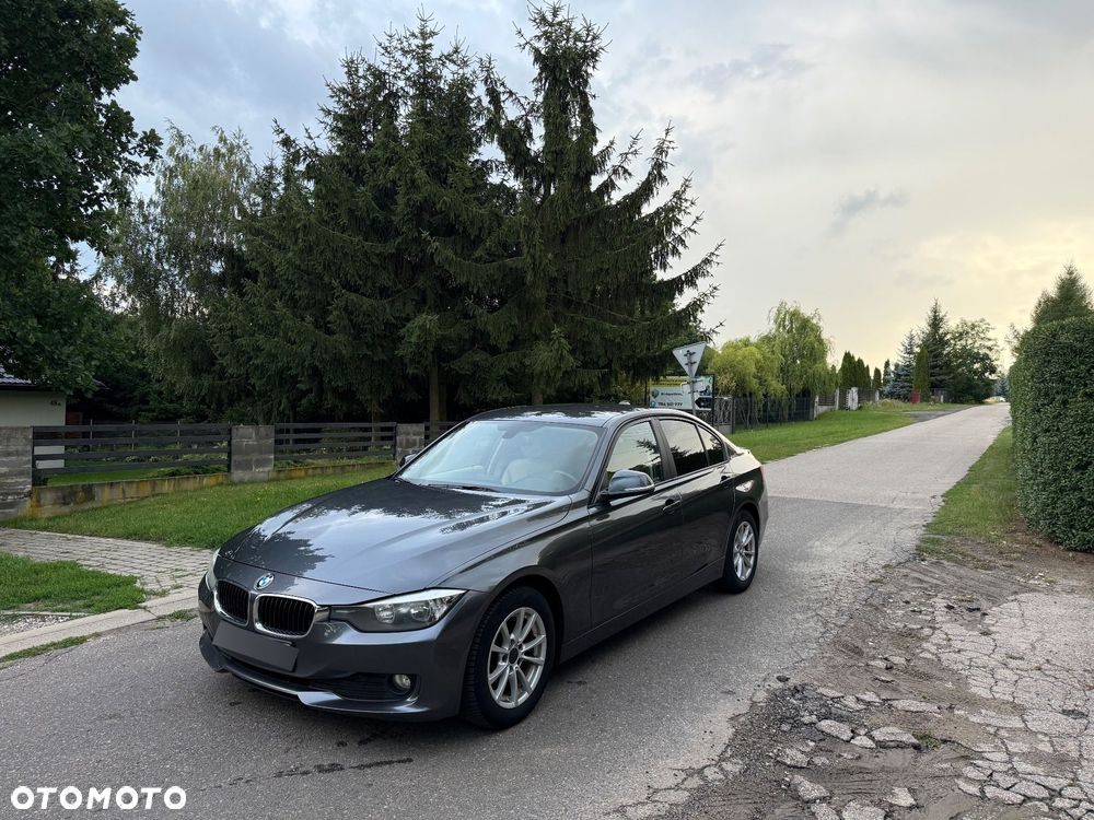 BMW Seria 3 320d DPF Edition Lifestyle - 2