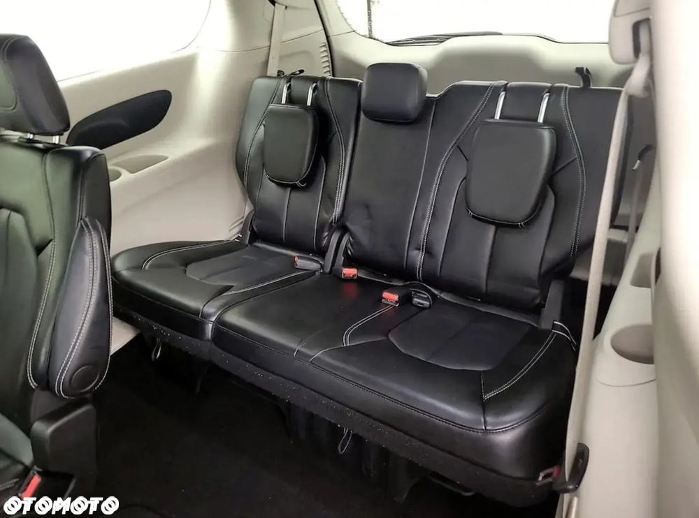 Chrysler Pacifica - 14